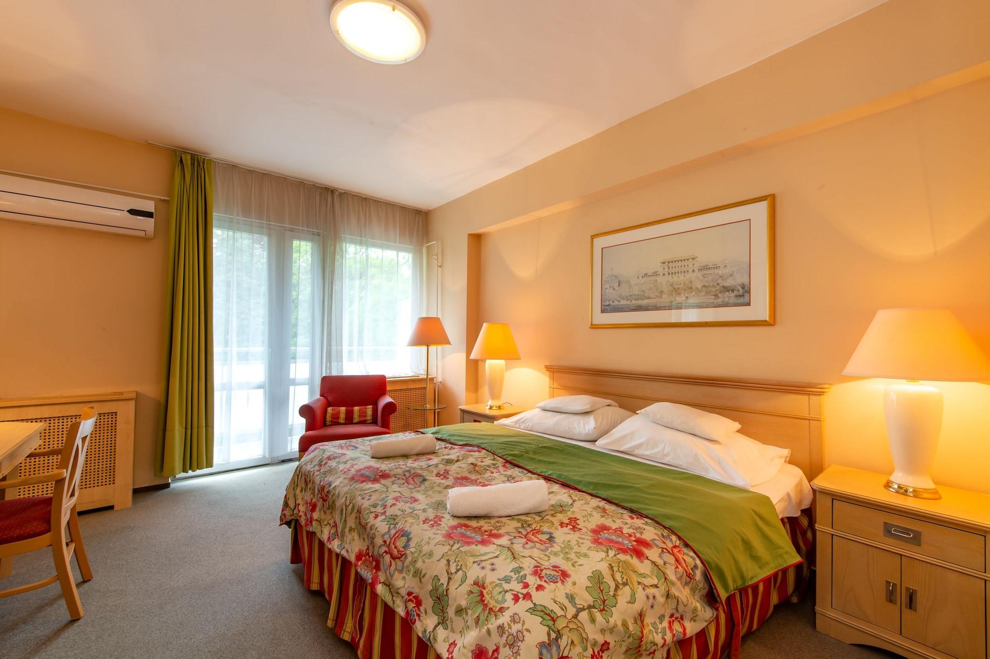 Hotel Fit เฮวิซ ภายนอก รูปภาพ