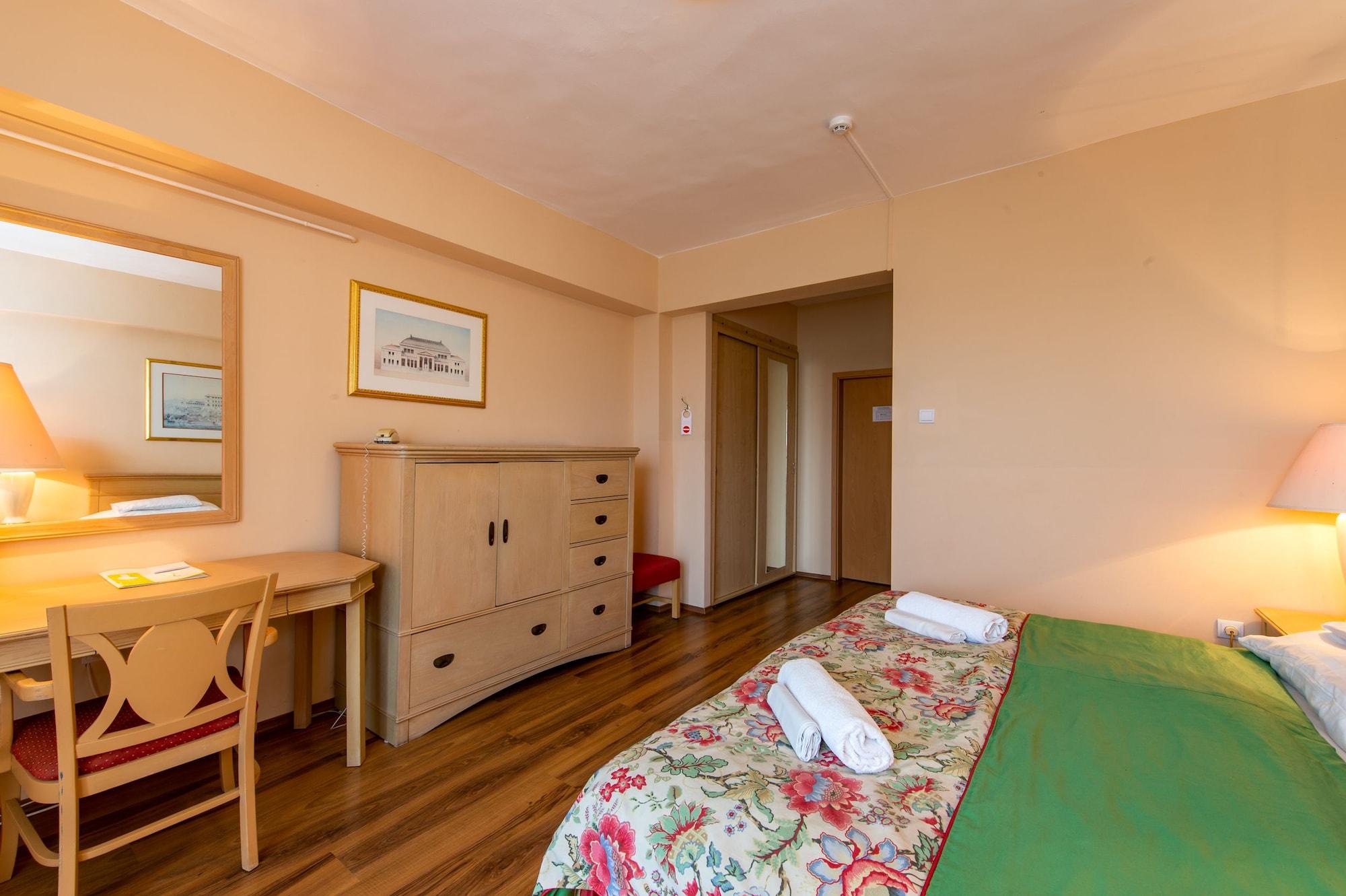 Hotel Fit เฮวิซ ภายนอก รูปภาพ