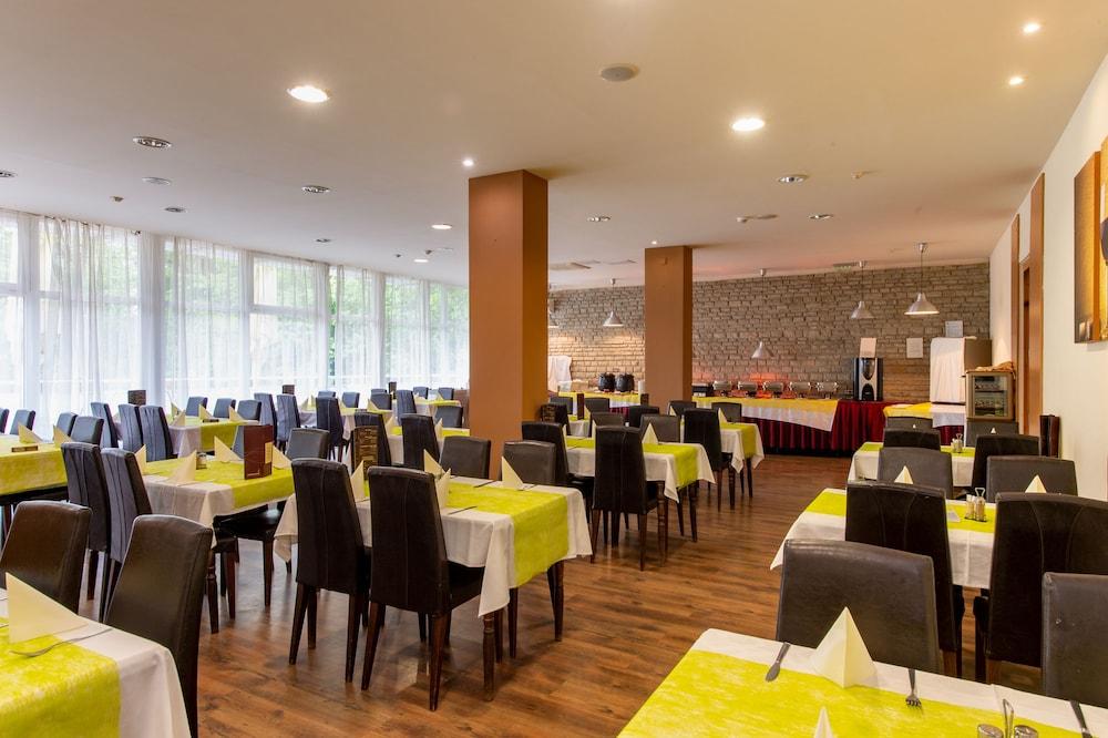 Hotel Fit เฮวิซ ภายนอก รูปภาพ