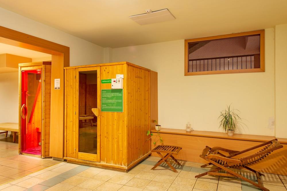 Hotel Fit เฮวิซ ภายนอก รูปภาพ