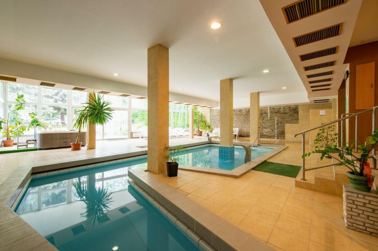 Hotel Fit เฮวิซ ภายนอก รูปภาพ