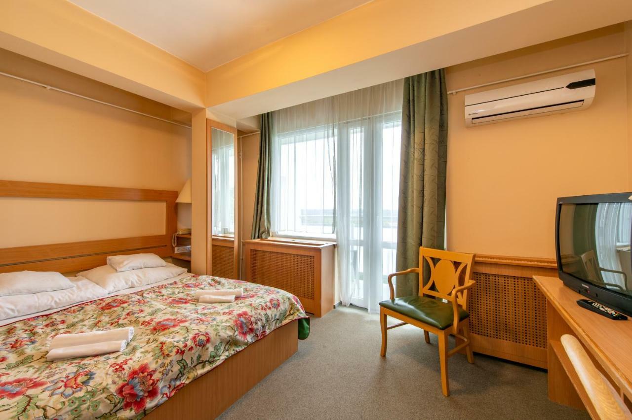 Hotel Fit เฮวิซ ภายนอก รูปภาพ